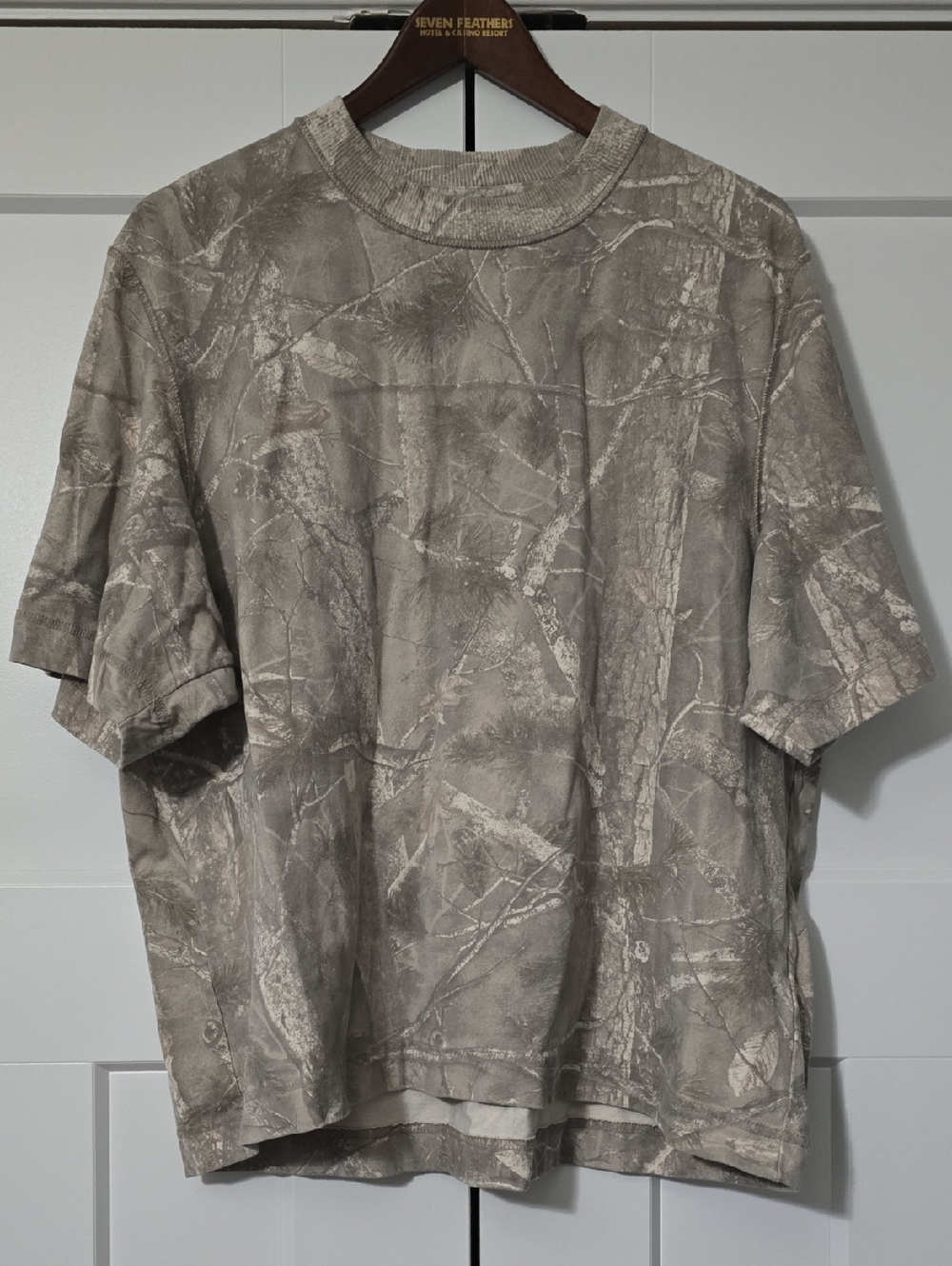 Abercrombie & Fitch Men's Premium Essentials Cropped Tee in Taupe Camouflage
